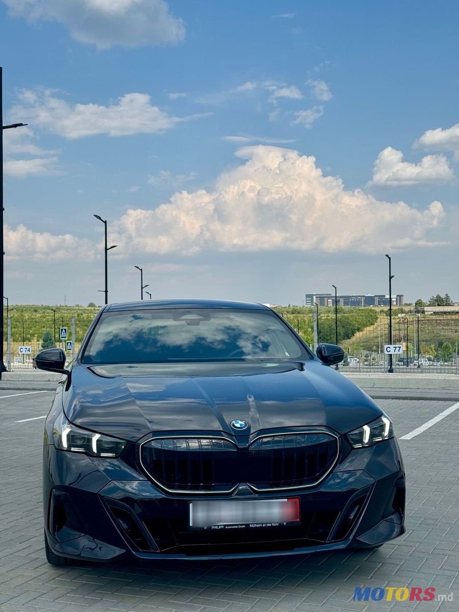 2023' BMW 5 Series photo #1