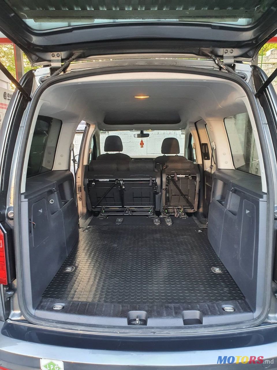 2016' Volkswagen Caddy photo #6