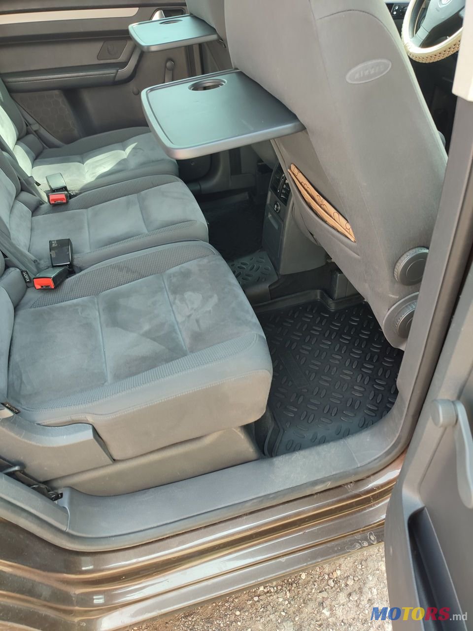 2010' Volkswagen Touran photo #6