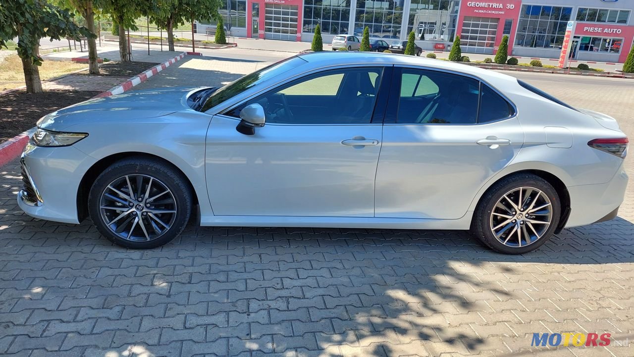 2022' Toyota Camry photo #2