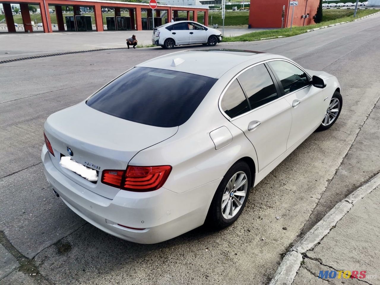 2015' BMW 5 Series photo #3