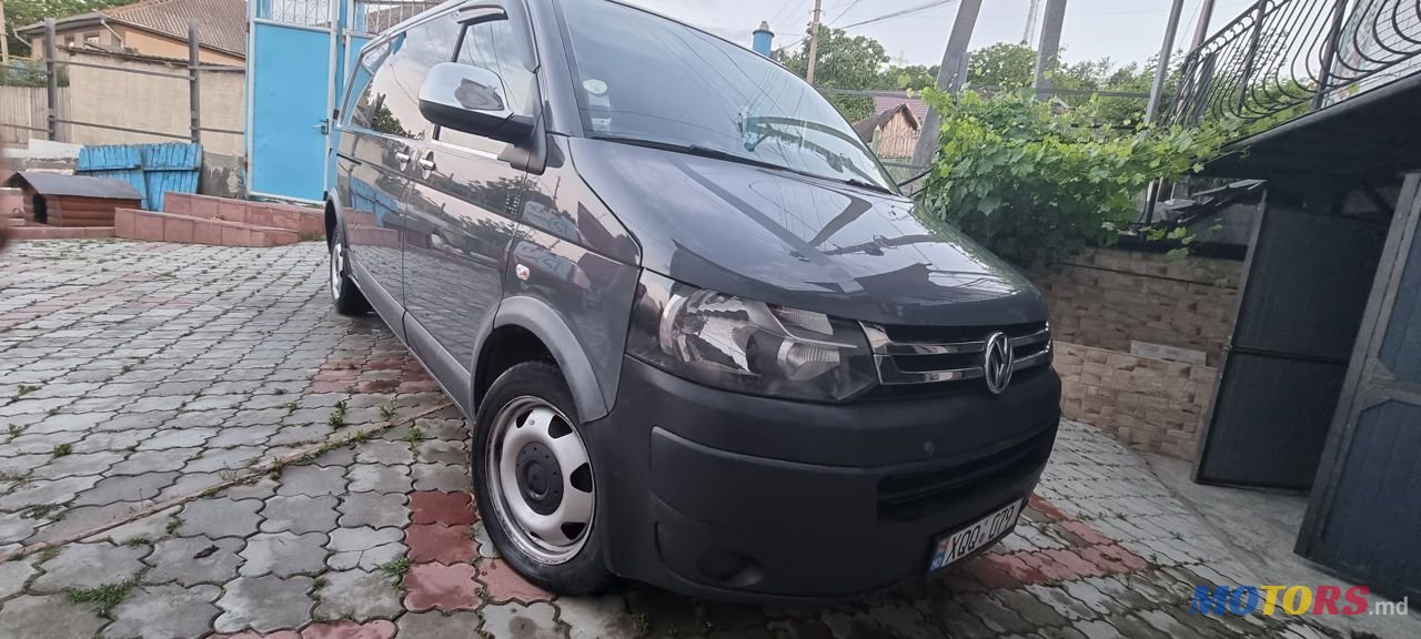 2014' Volkswagen Transporter photo #3