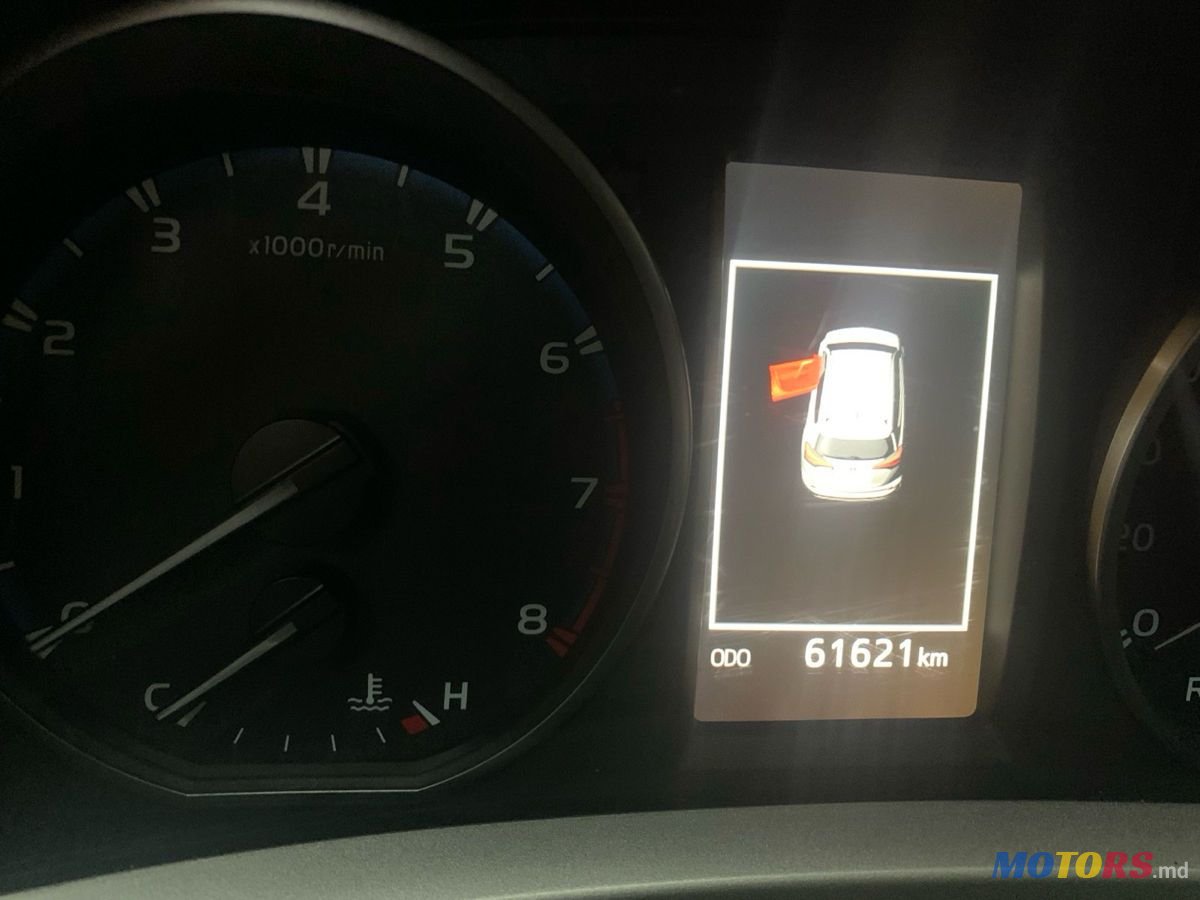 2017' Toyota RAV4 photo #4