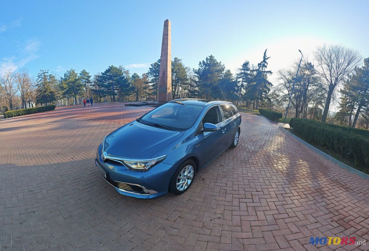 2015' Toyota Auris photo #3