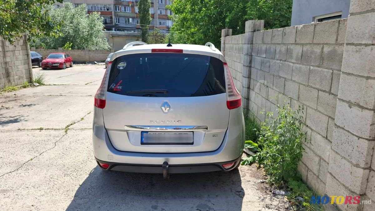 2012' Renault Grand Scenic photo #5