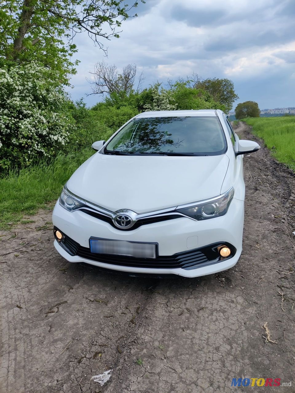 2015' Toyota Auris photo #2