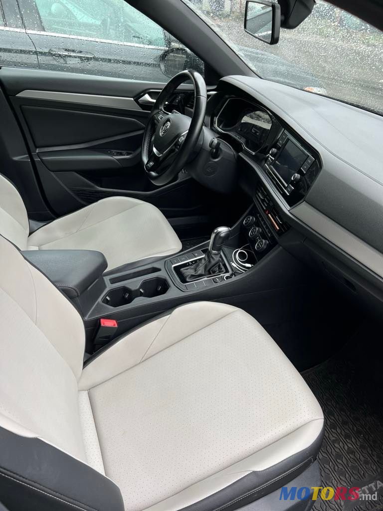 2018' Volkswagen Jetta photo #6