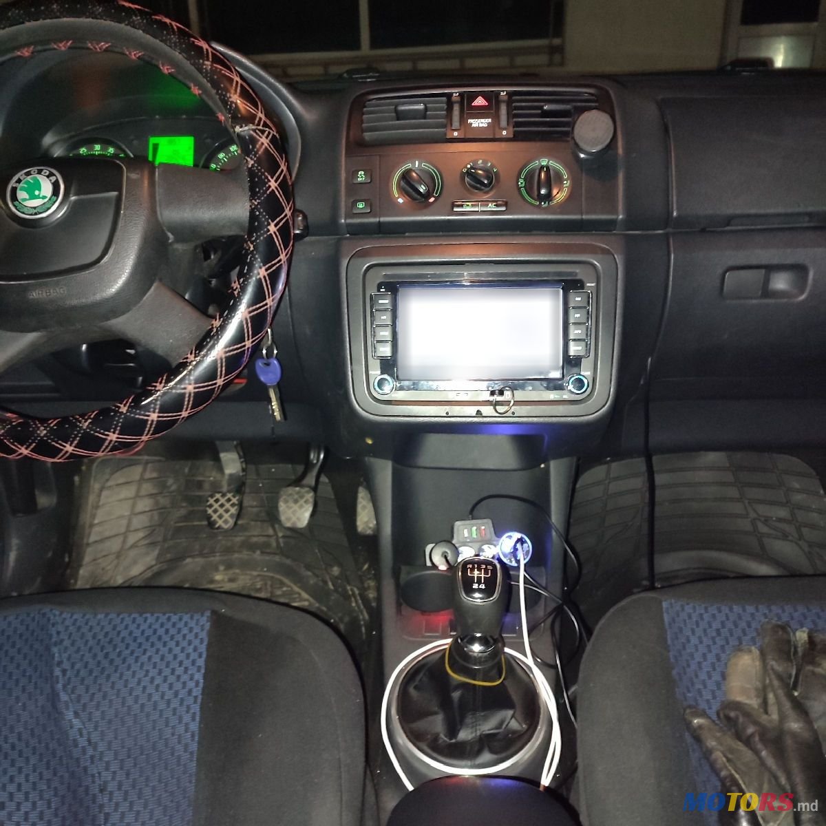 2011' Skoda Fabia photo #3