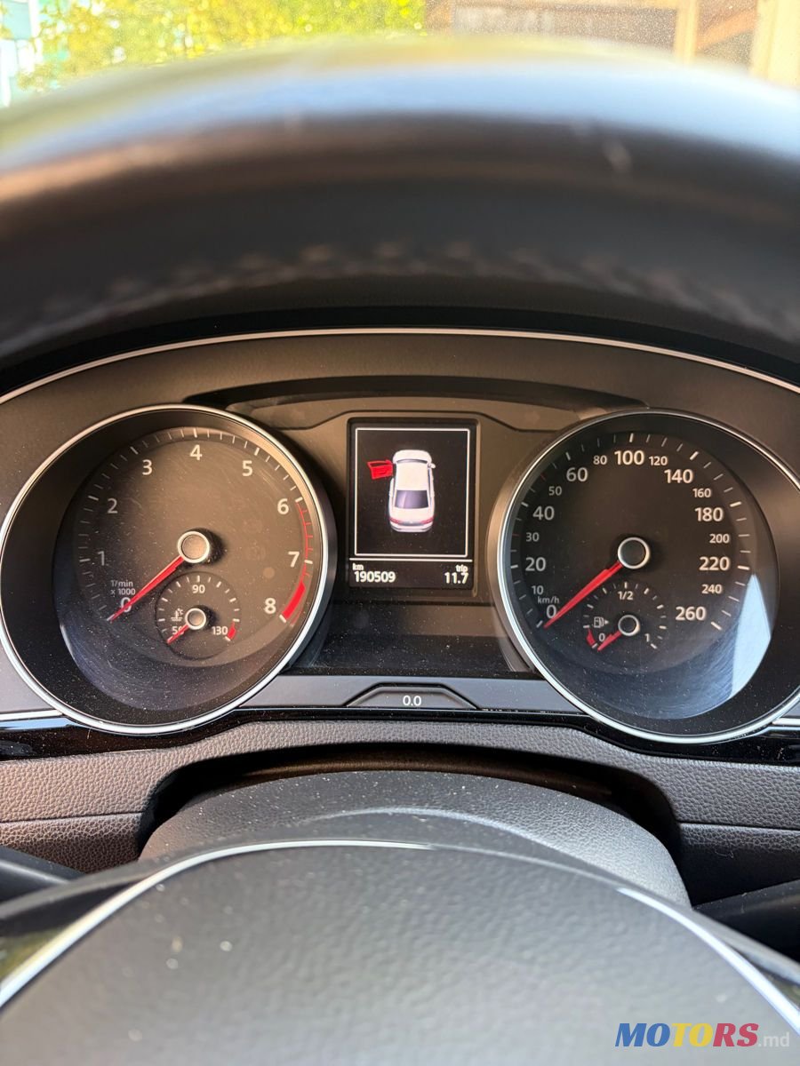2016' Volkswagen Passat photo #5