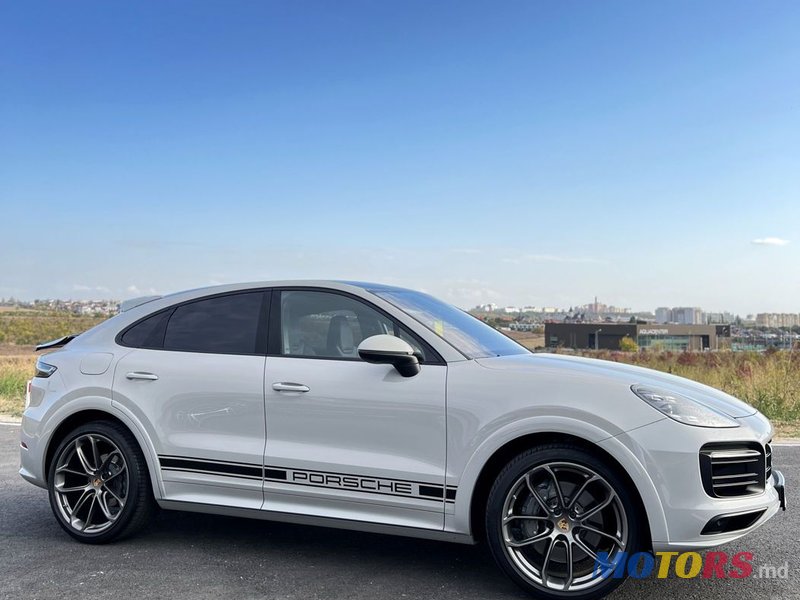 2019' Porsche Cayenne Coupe photo #6