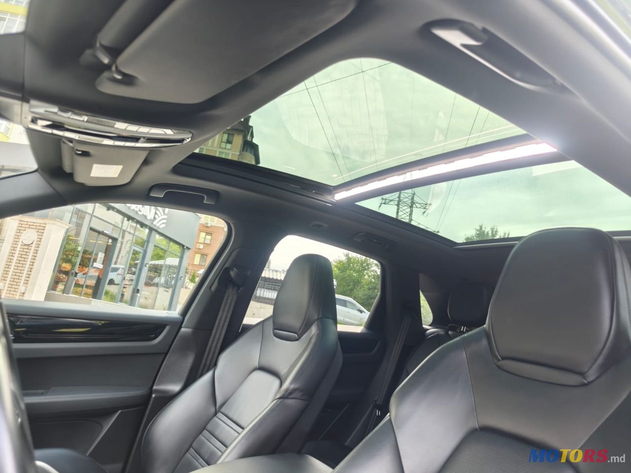 2021' Porsche Cayenne photo #6