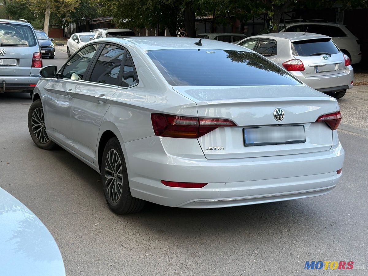 2018' Volkswagen Jetta photo #4