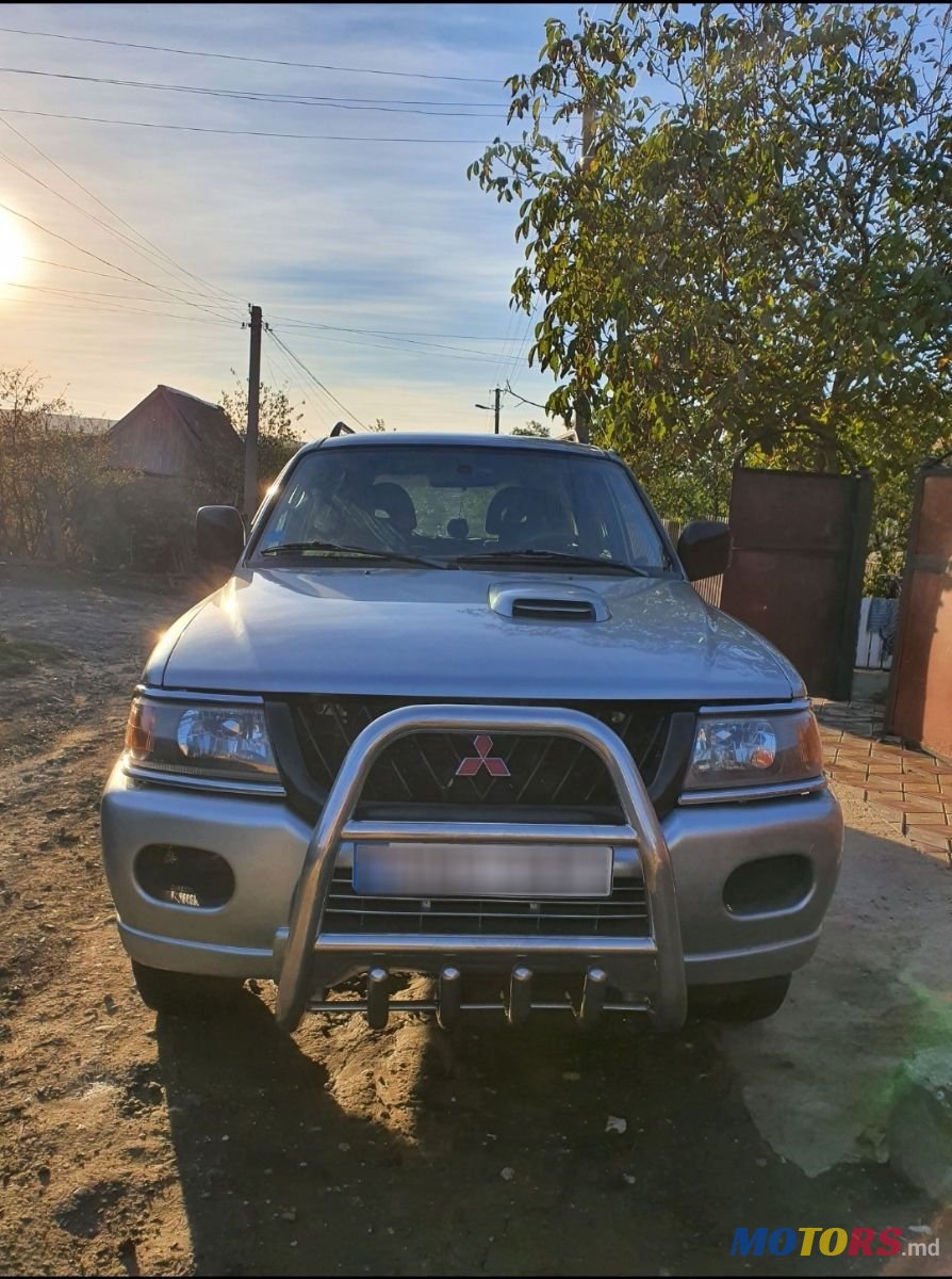 2000' Mitsubishi Pajero Sport photo #1