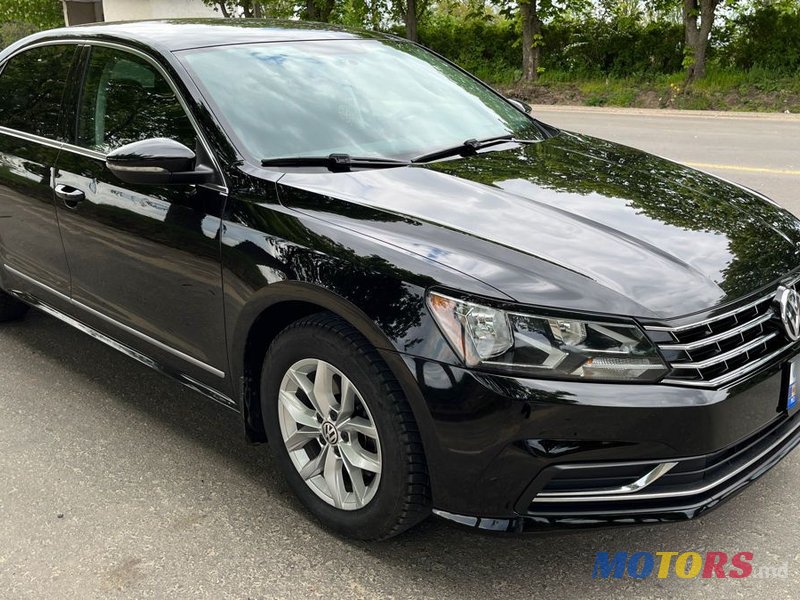 2016' Volkswagen Passat photo #3