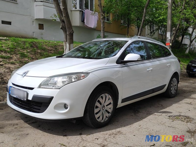 2011' Renault Megane photo #1