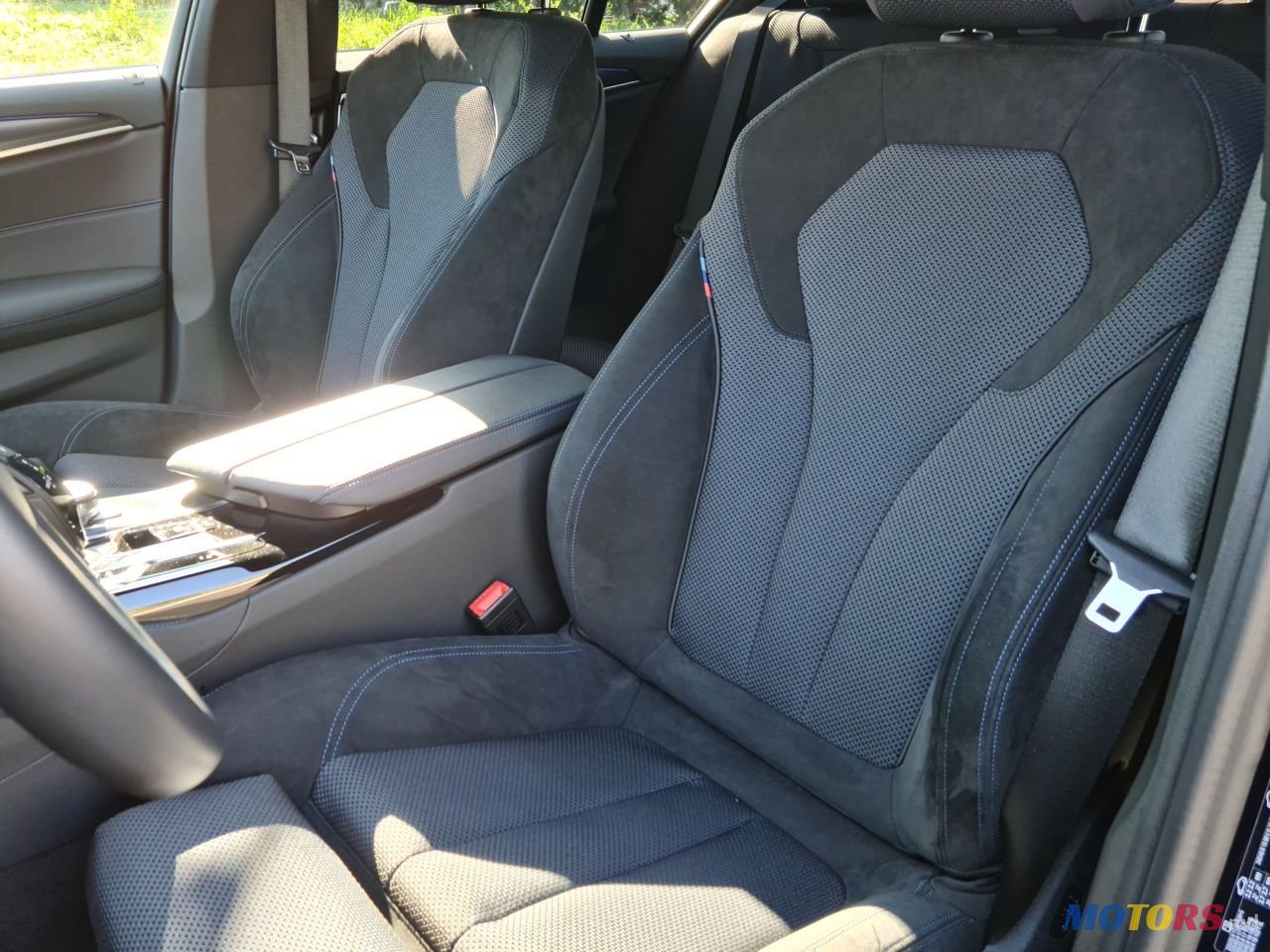 2020' BMW 5 Series photo #5