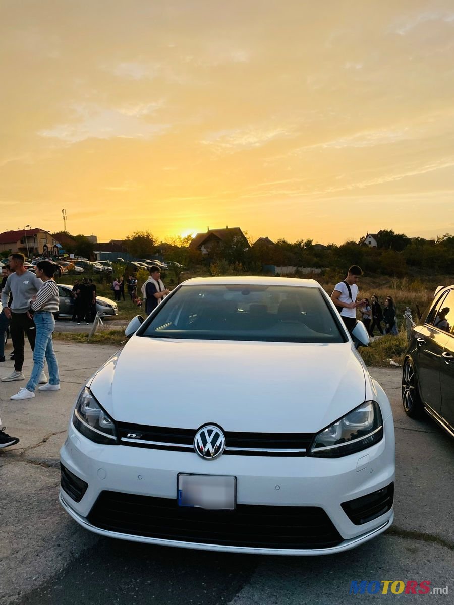 2013' Volkswagen Golf photo #2