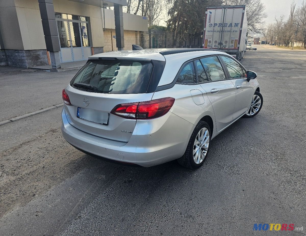 2016' Opel Astra photo #3