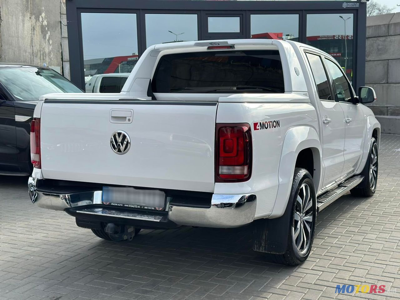 2018' Volkswagen Amarok photo #5