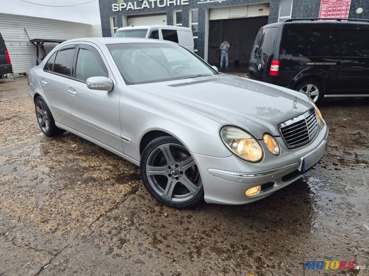 2004' Mercedes-Benz E-Class photo #1