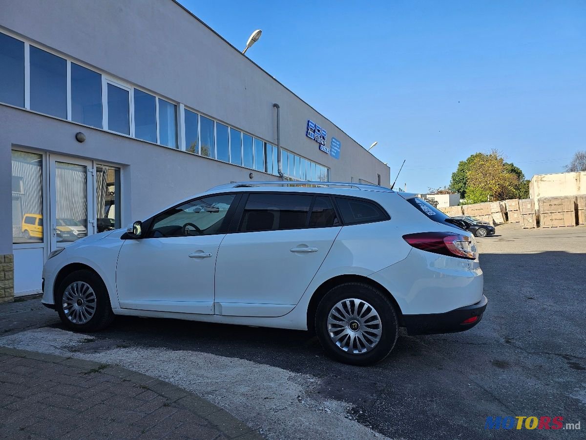 2014' Renault Megane photo #2