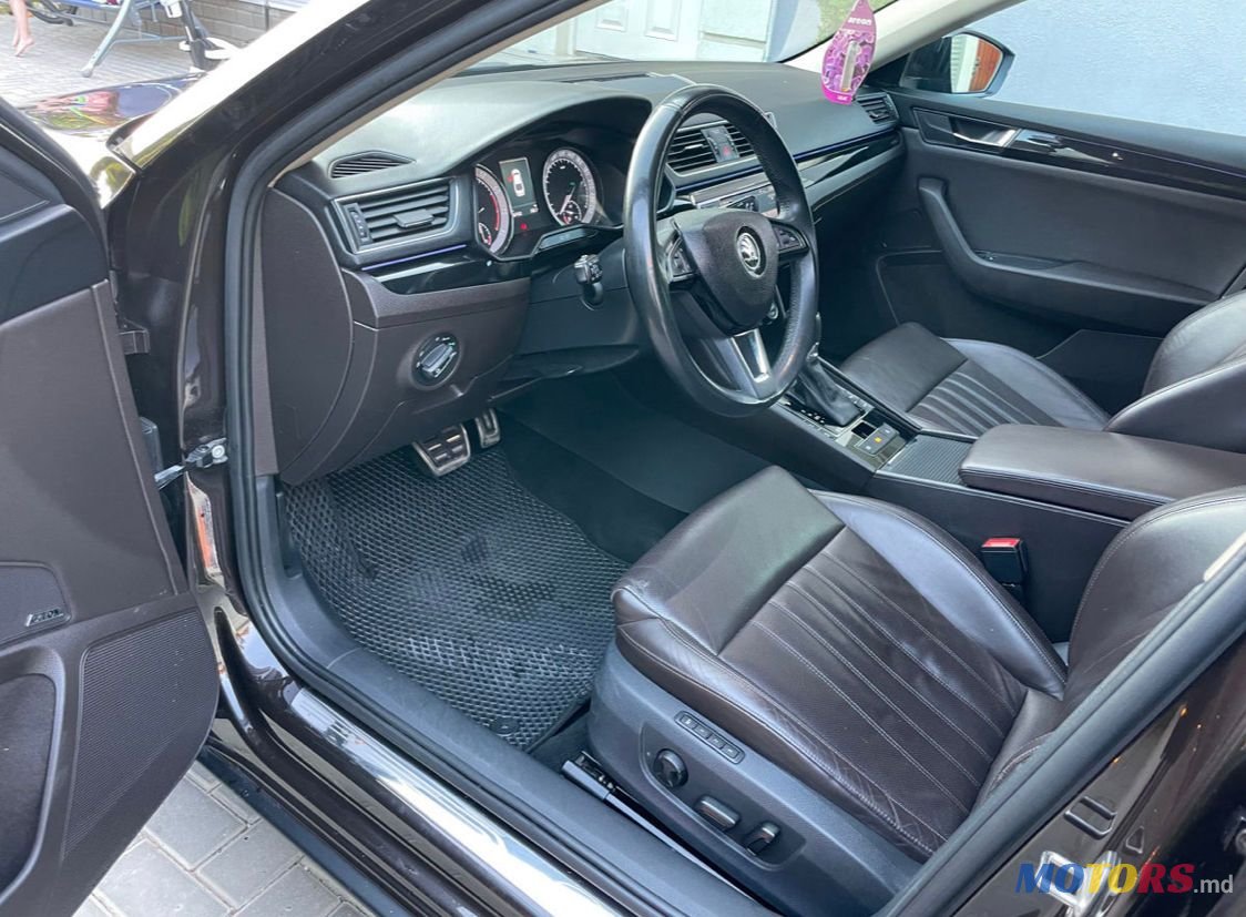 2017' Skoda Superb photo #5