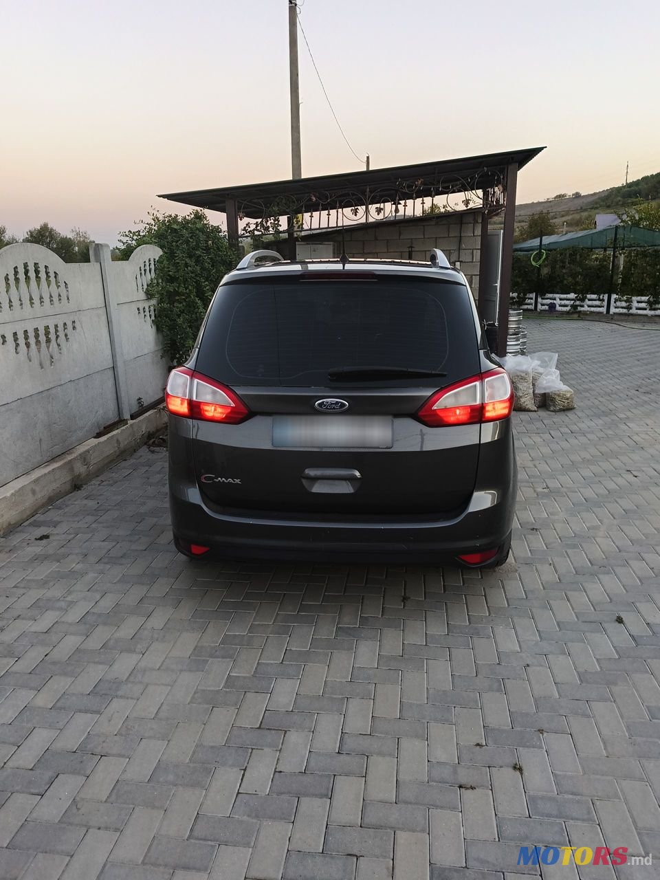 2015' Ford C-MAX photo #1