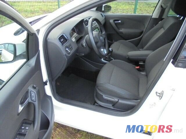 2012' Volkswagen Polo photo #4