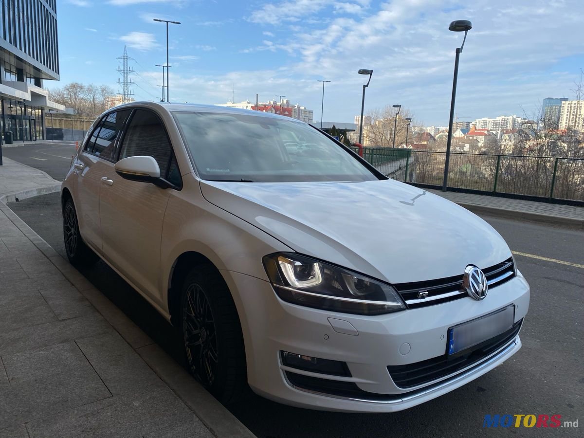 2015' Volkswagen Golf photo #2