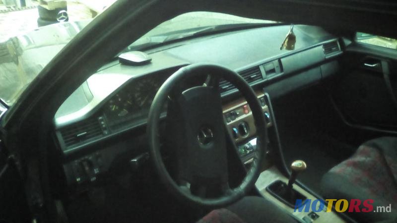 1987' Mercedes-Benz 200 photo #2