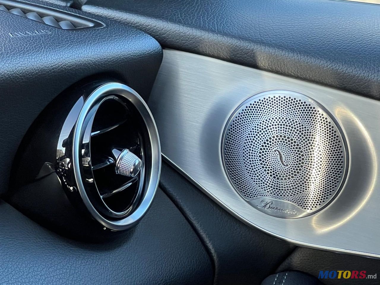 2019' Mercedes-Benz GLC photo #2
