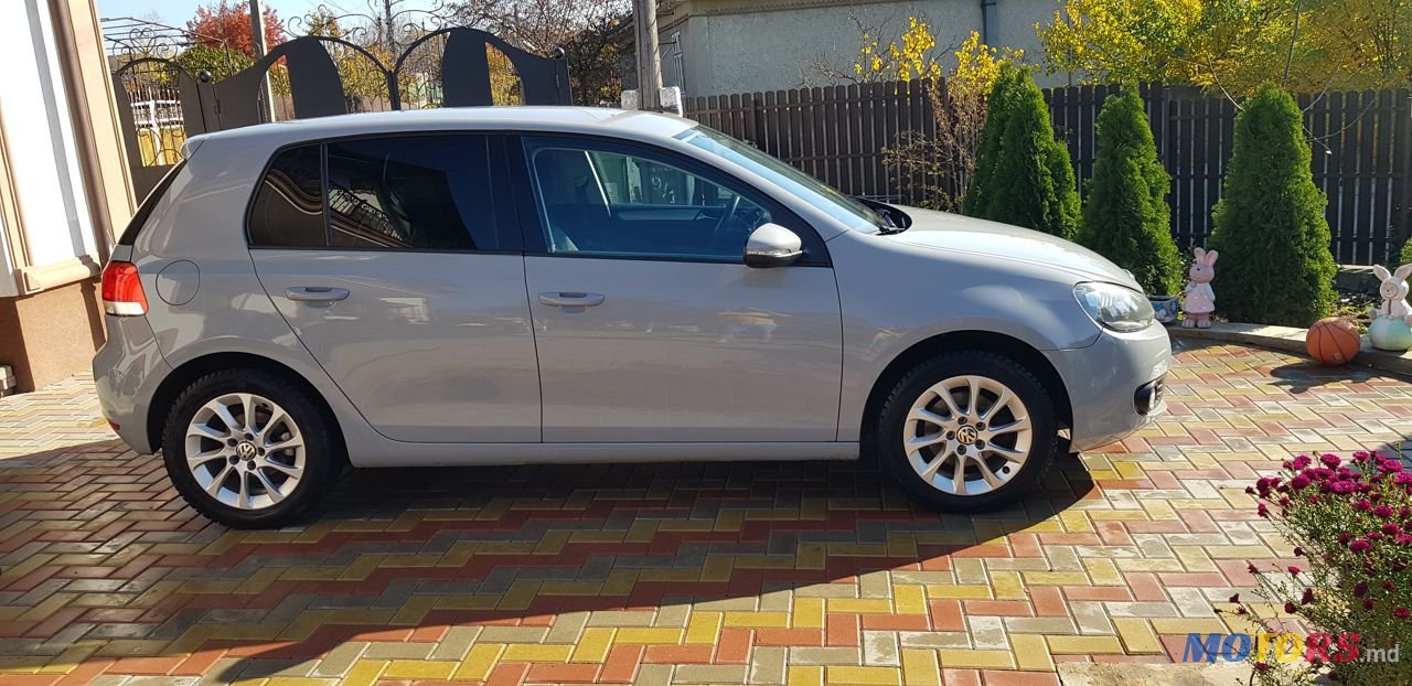 2010' Volkswagen Golf photo #4