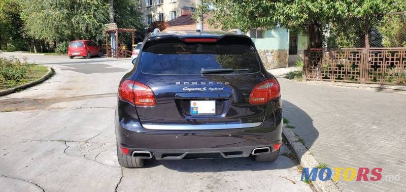 2012' Porsche Cayenne photo #2