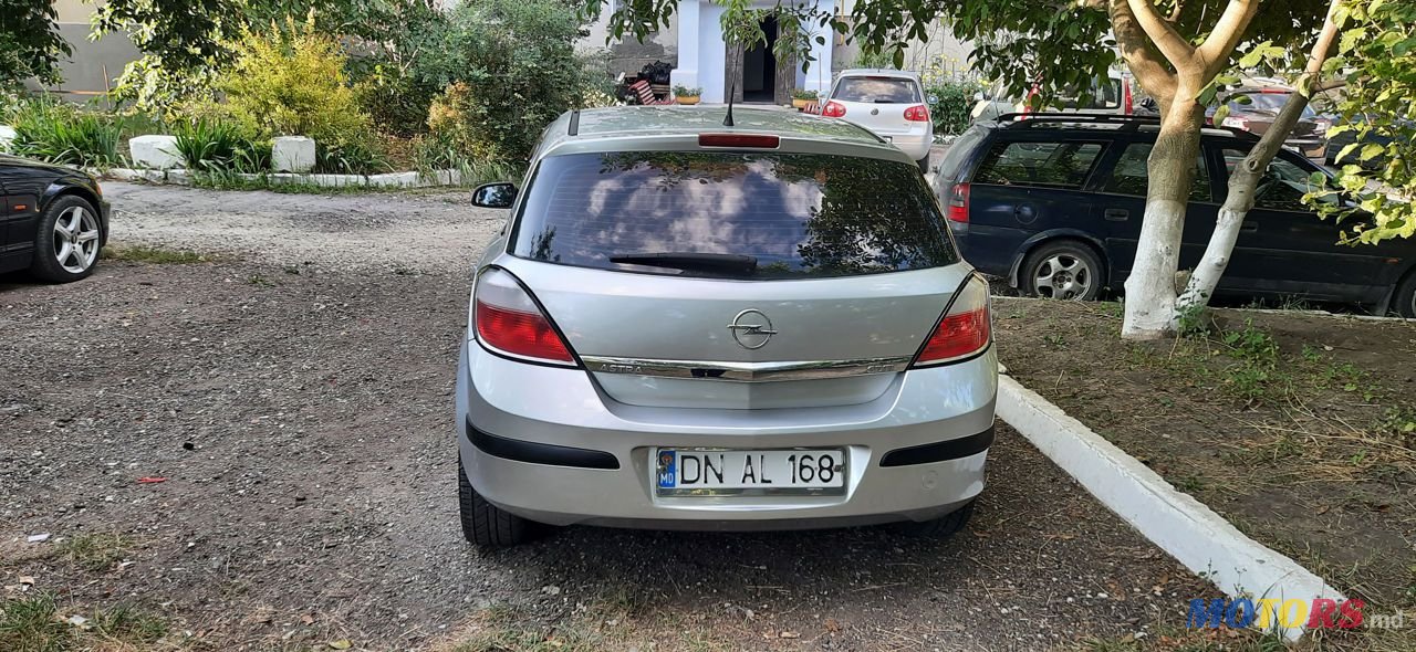 2005' Opel Astra photo #3
