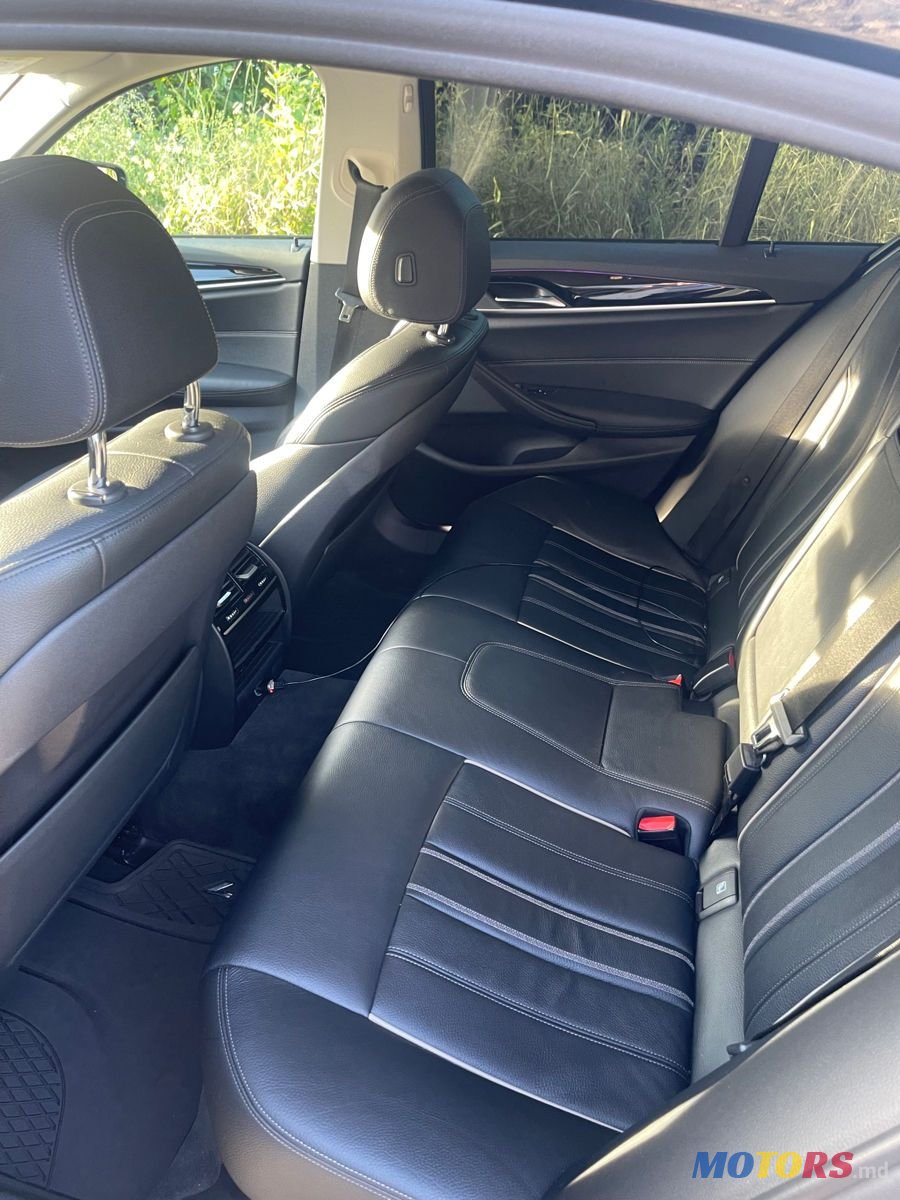 2018' BMW 5 Series photo #4