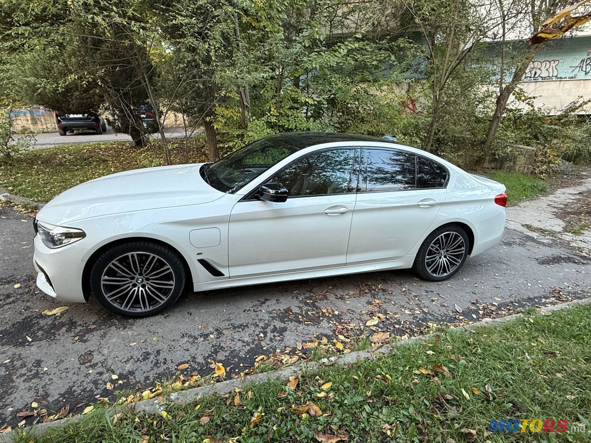 2019' BMW 5 Series photo #6