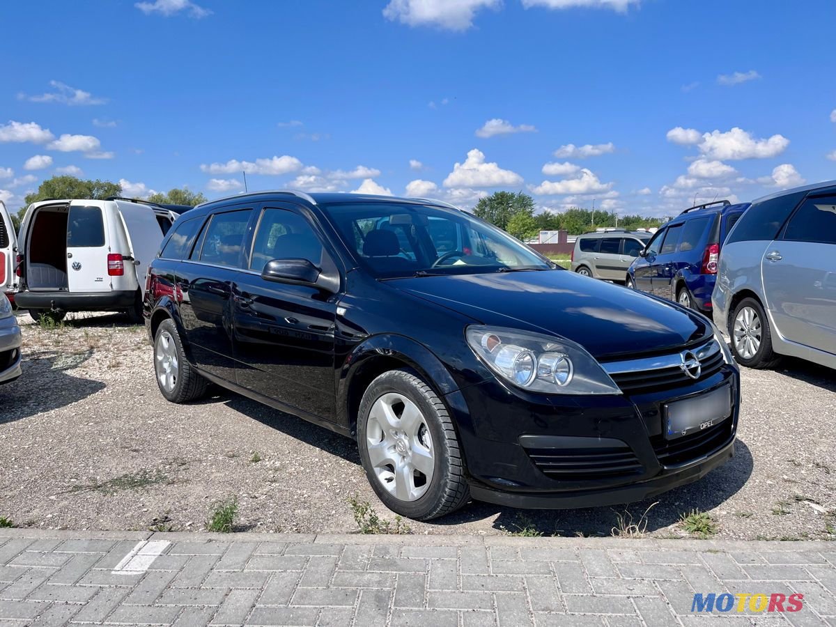 2006' Opel Astra photo #1