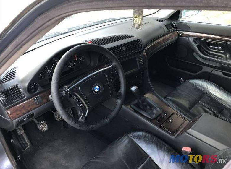 2001' BMW 7 photo #3