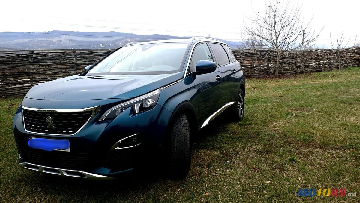 2020' Peugeot 5008 photo #2