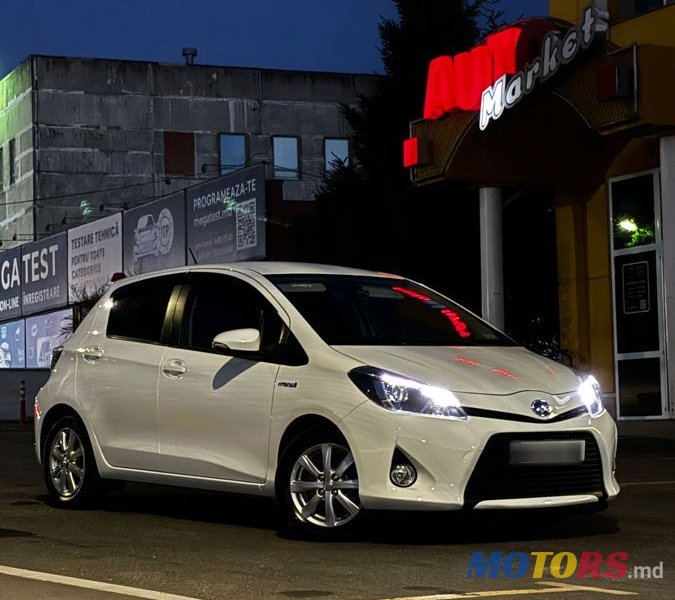 2013' Toyota Yaris photo #4