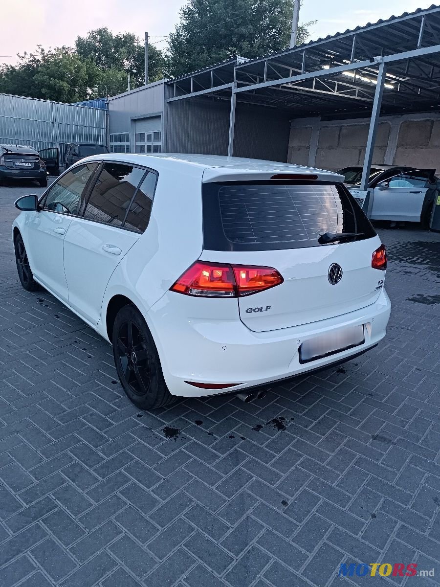 2015' Volkswagen Golf photo #4