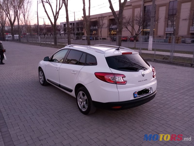 2013' Renault Megane photo #3