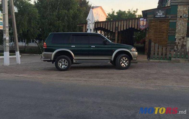 2002' Mitsubishi Pajero Sport photo #2