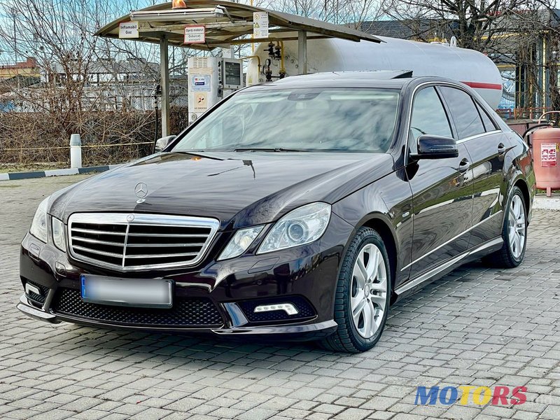 2011' Mercedes-Benz E Класс photo #1