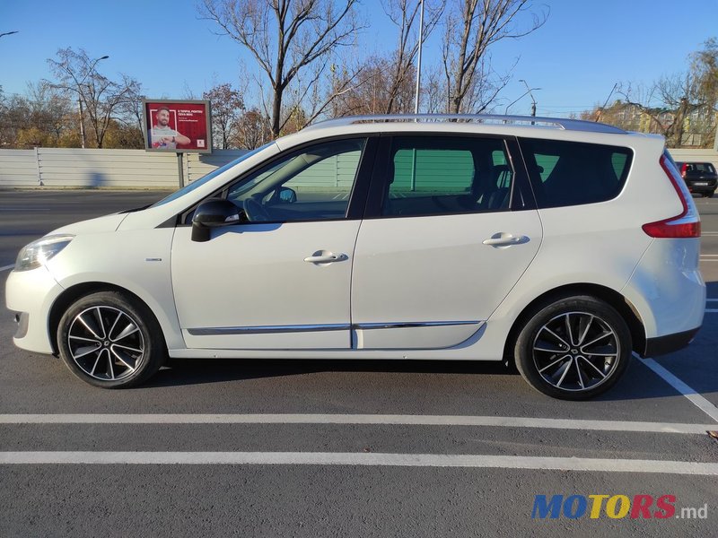 2013' Renault Grand Scenic photo #2