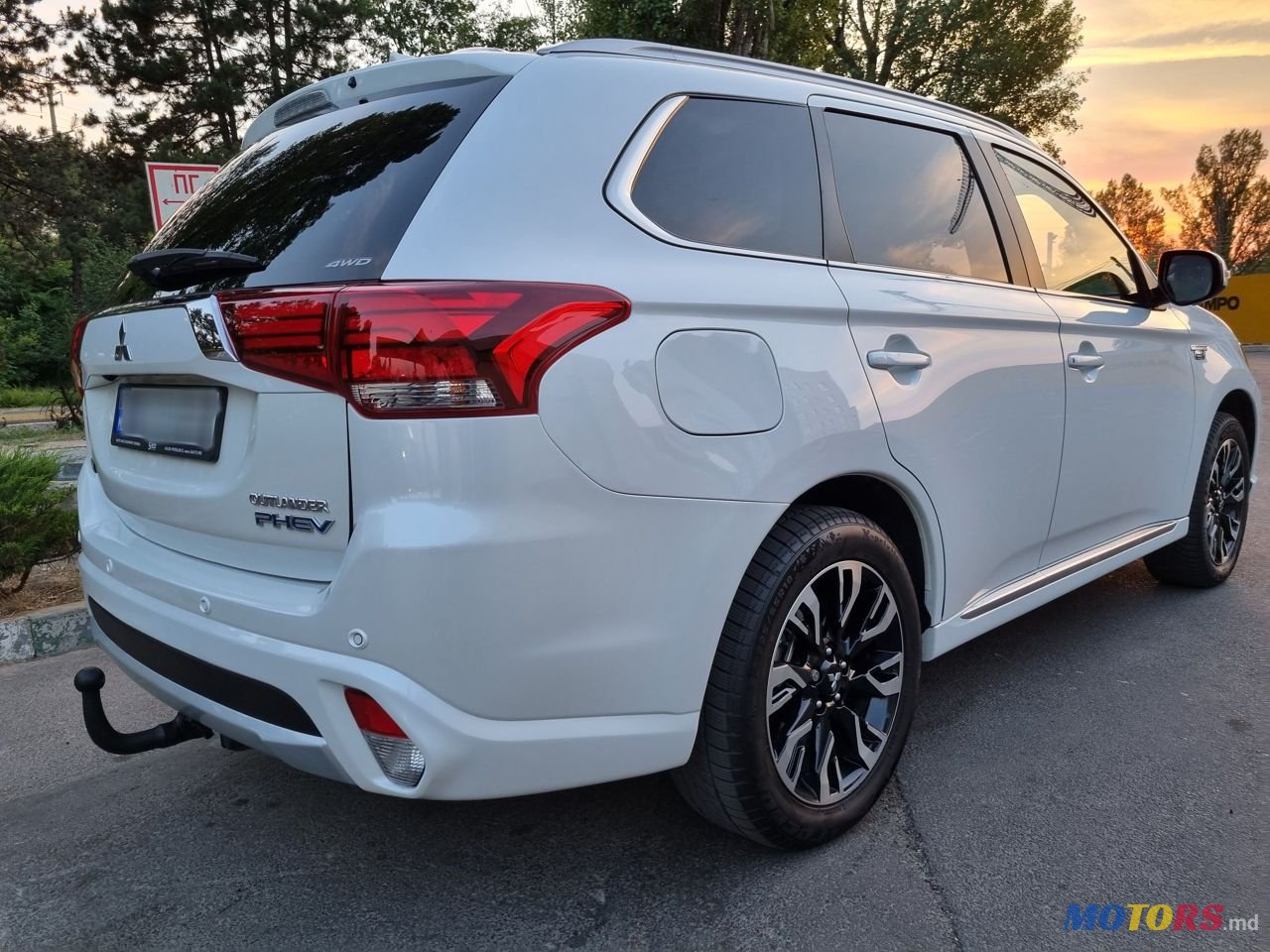 2015' Mitsubishi Outlander photo #3