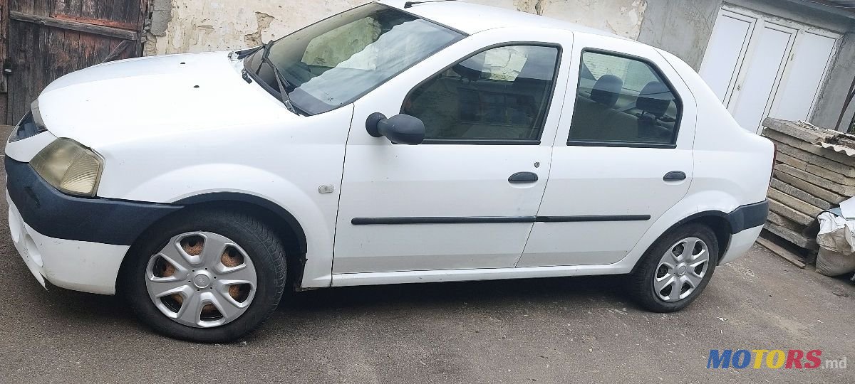 2004' Dacia Logan photo #1