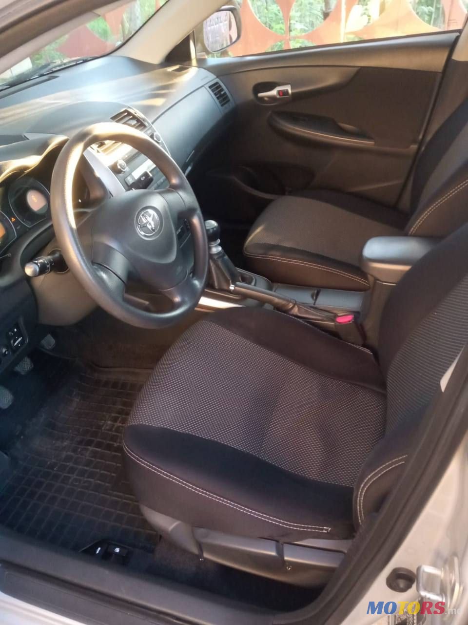 2010' Toyota Corolla photo #5