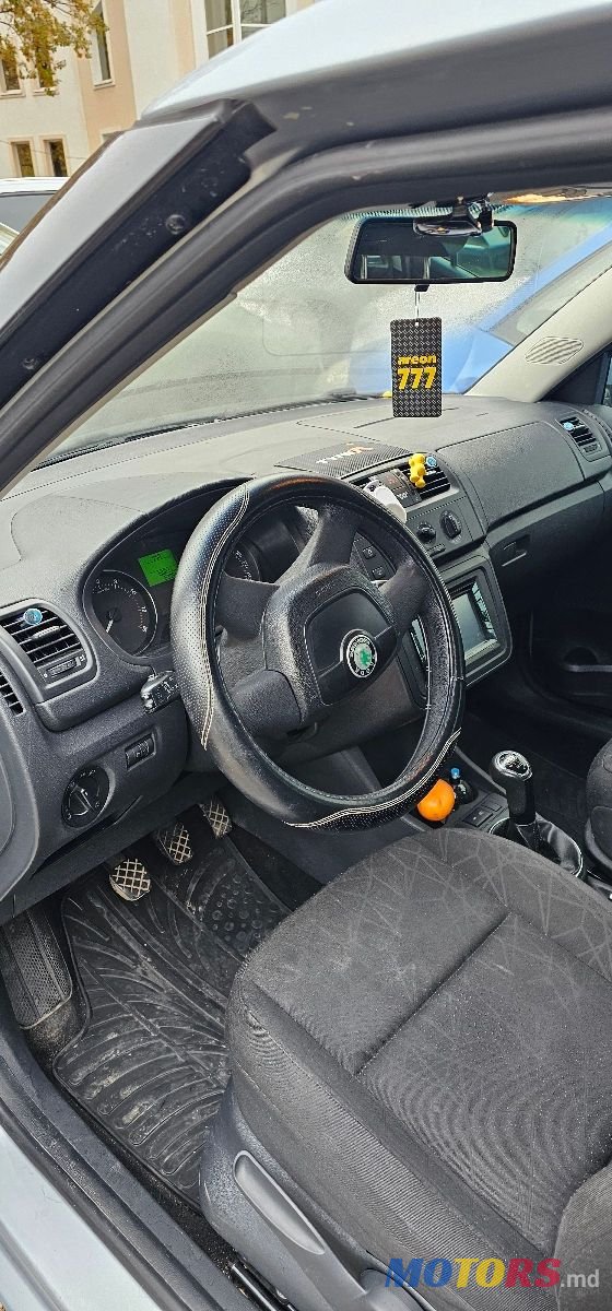 2011' Skoda Fabia photo #5