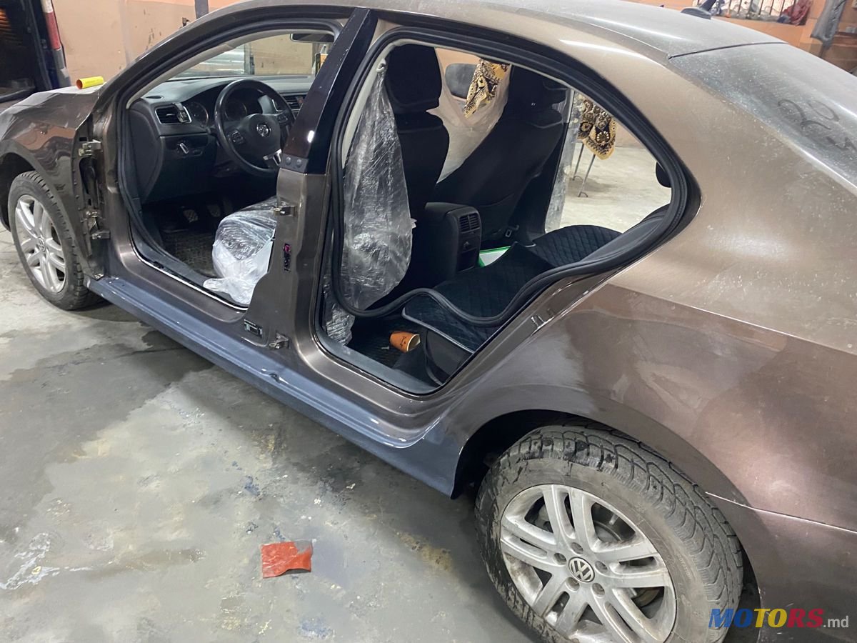 2011' Volkswagen Jetta photo #5